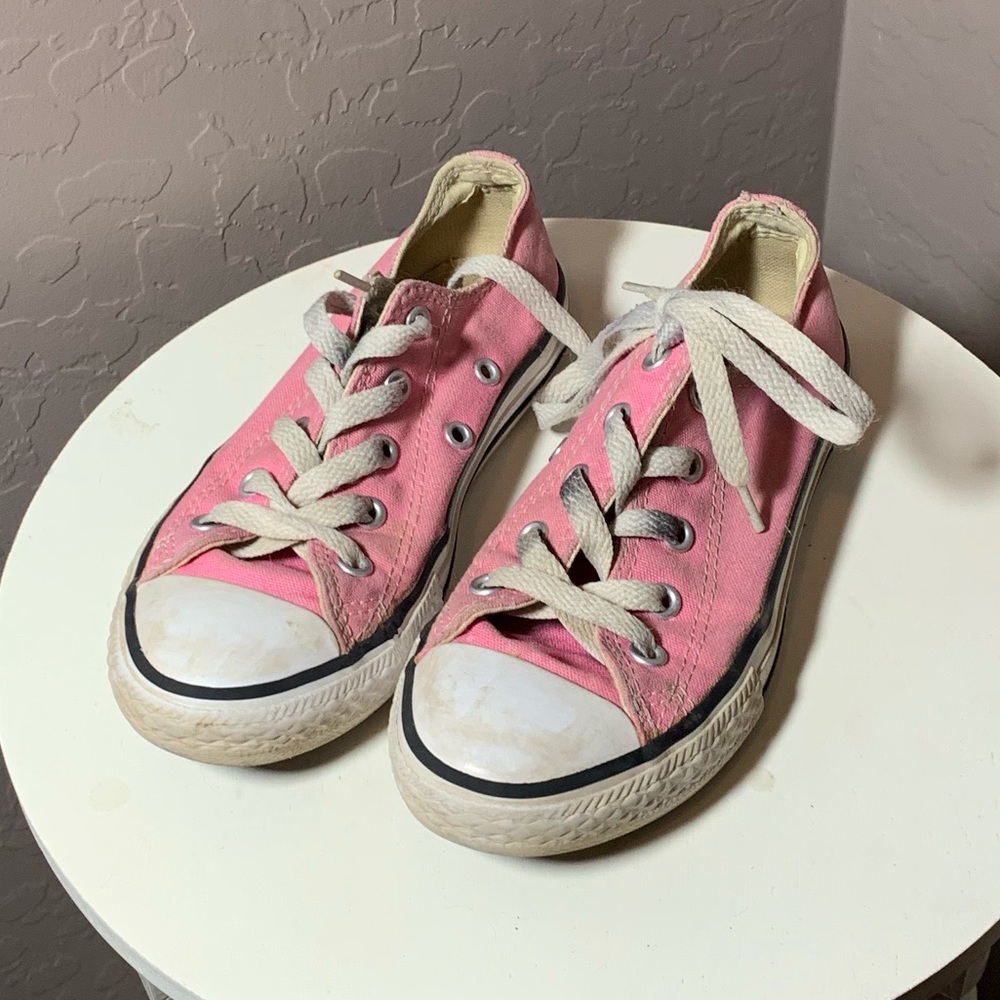 Pink converse